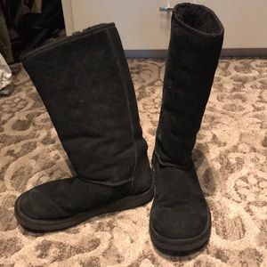 Black quilted tall Uggs